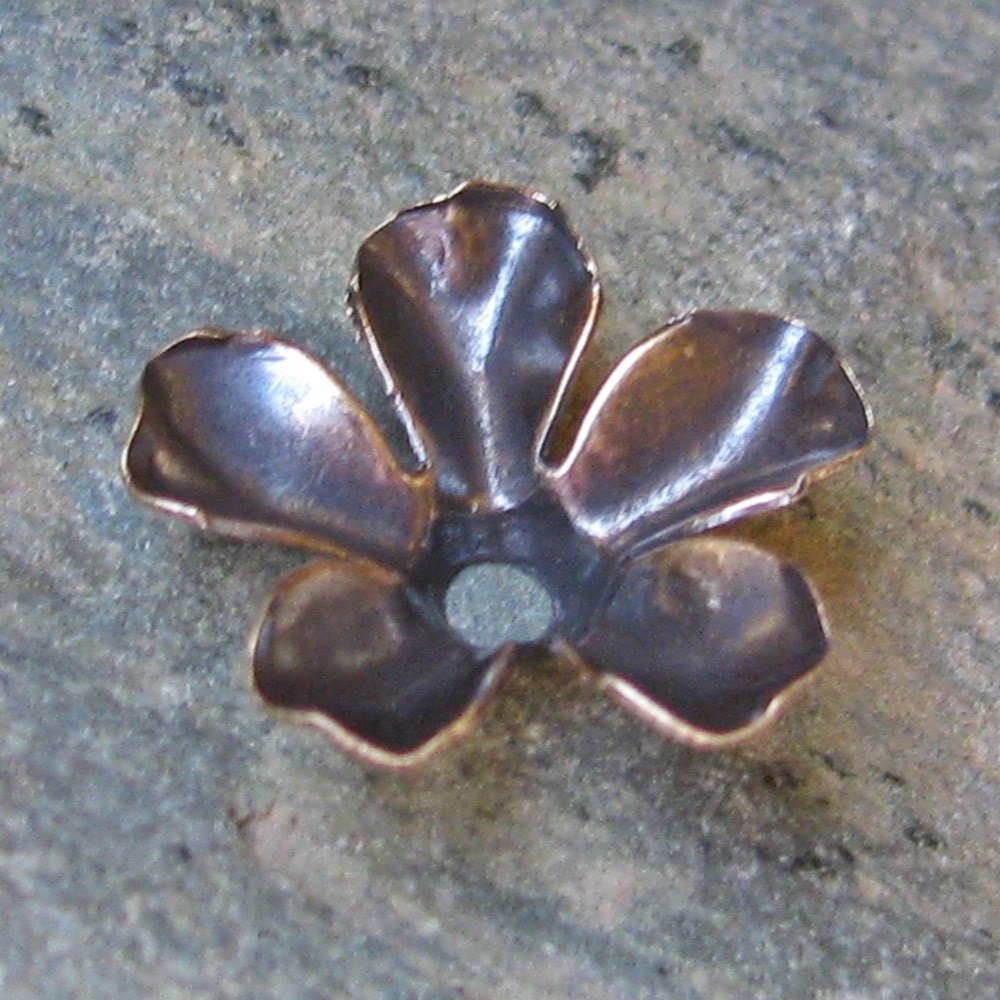 Brass Flower Metal stamping embellishments Cold Connections Antiqued Brass 1344 - 6 pieces