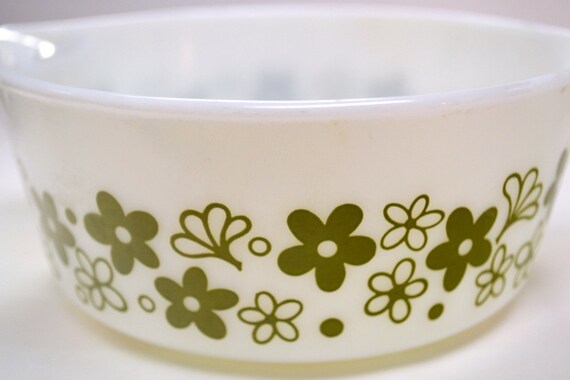 Vintage Pyrex 1.5 Pint Casserole Dish Spring Blossom Green Pattern