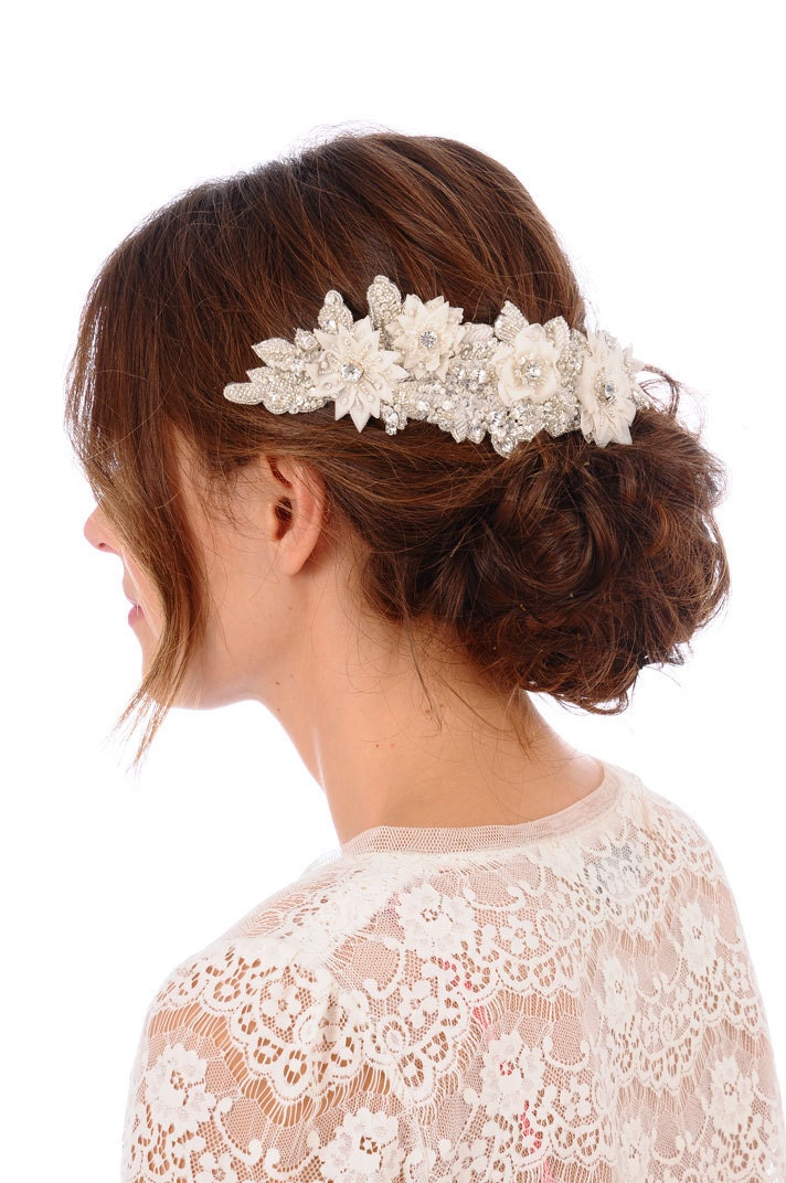 wedding hairstyles with brooch and veil