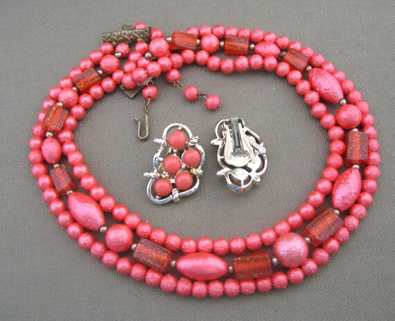 Bright Coral Vintage Necklace Set Triple Strand