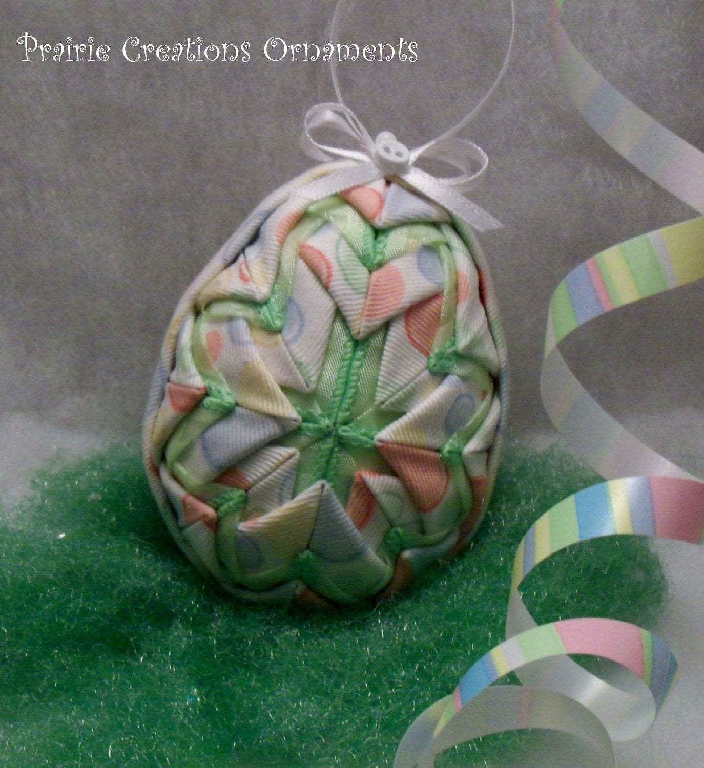 Quilted Ornament Easter Egg Pastel Bubbles