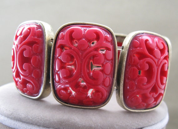 Vintage Carved Cinnabar Bracelet Oriental Flair