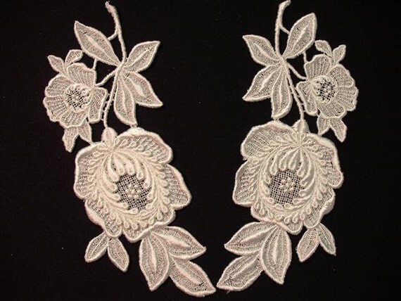 Grab Em By The Collar - Vintage Lace Collar Applique - White - (12)