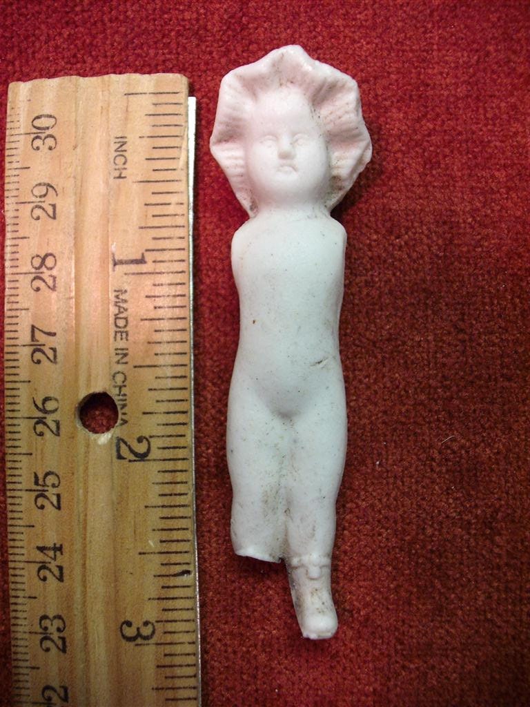 1 Freezing Frozen Charlotte Doll With Bonnet - Lot 5