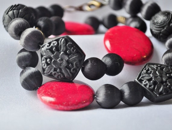 Asian black and red jasper beaded necklace