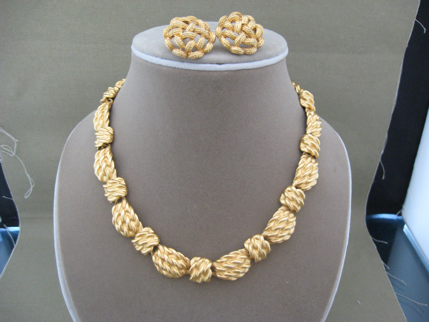 Chunky Talbots AK Signed Vintage Necklace Metal