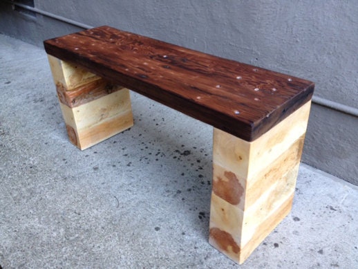 Pallet reciclado y banco Redwood / Tabla