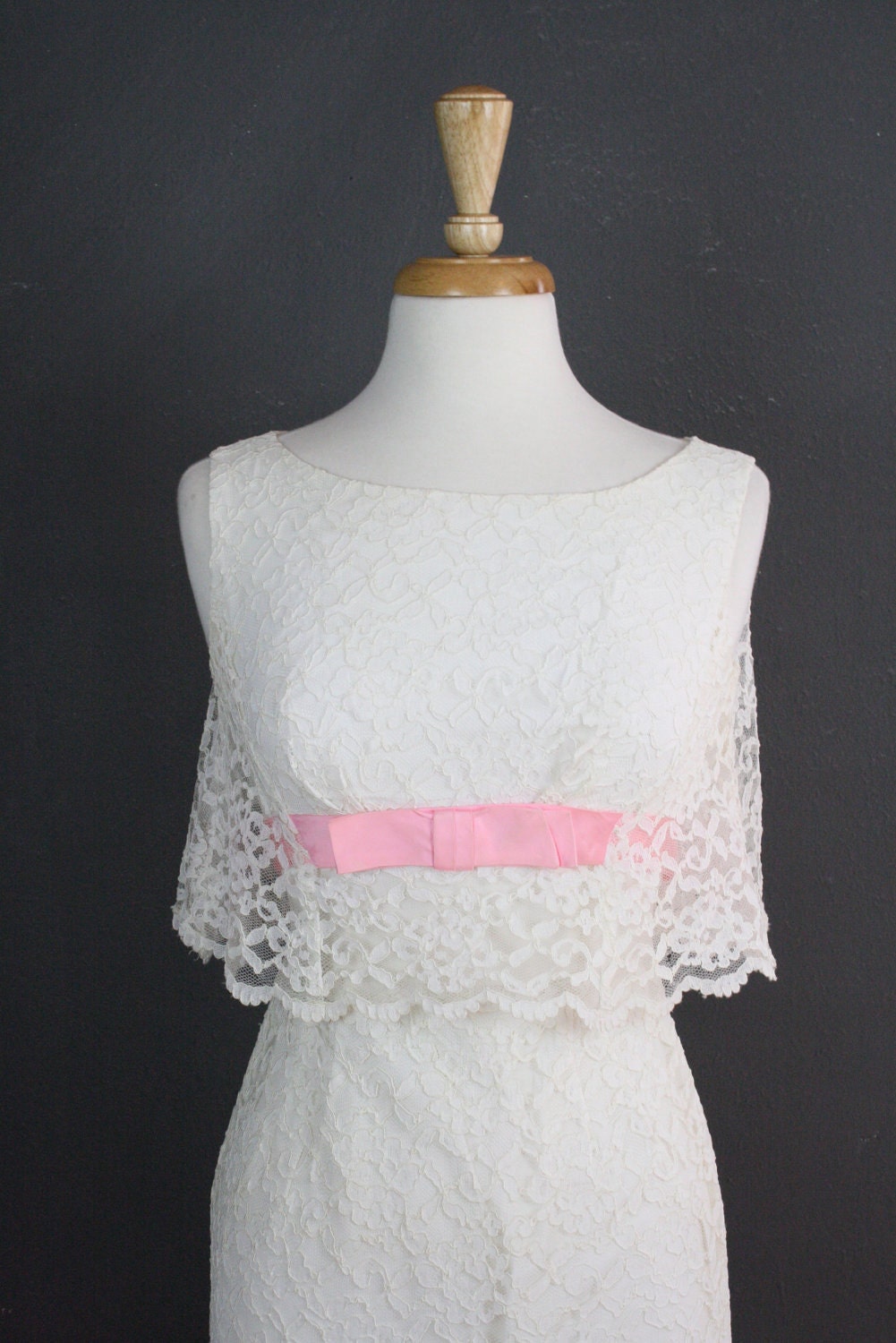 1950s wedding dress white lace floor length dress with pink bow long