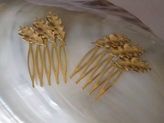 Gorgeous small gold leaf gold plated hair combs x 2