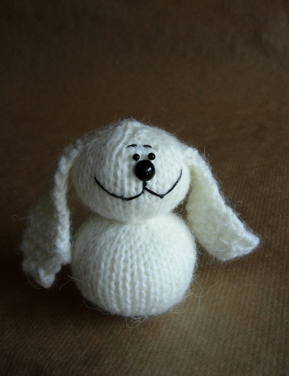 Small Easter Bunny easy knitting pattern SALE (knitted round)