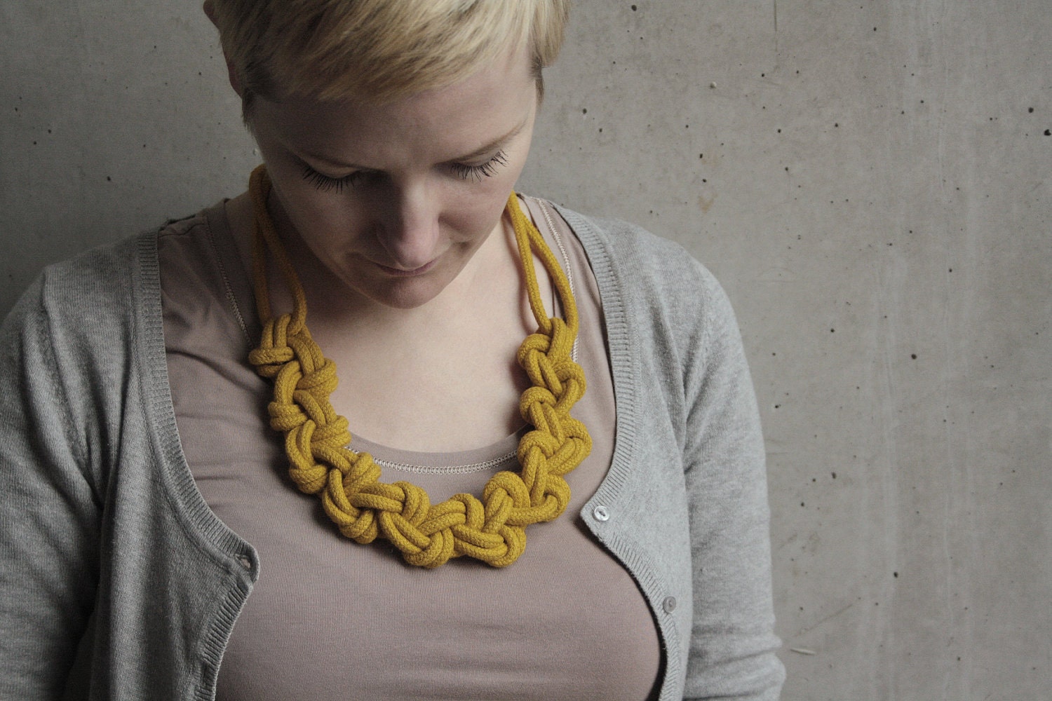 Knotted rope necklace "Lene" in curry yellow
