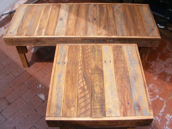 A LA VENTA. Rústico Fin de madera reciclada de Mesa lateral Mesa 23 "x23" x17 "de alto. Uso al aire libre o bajo techo