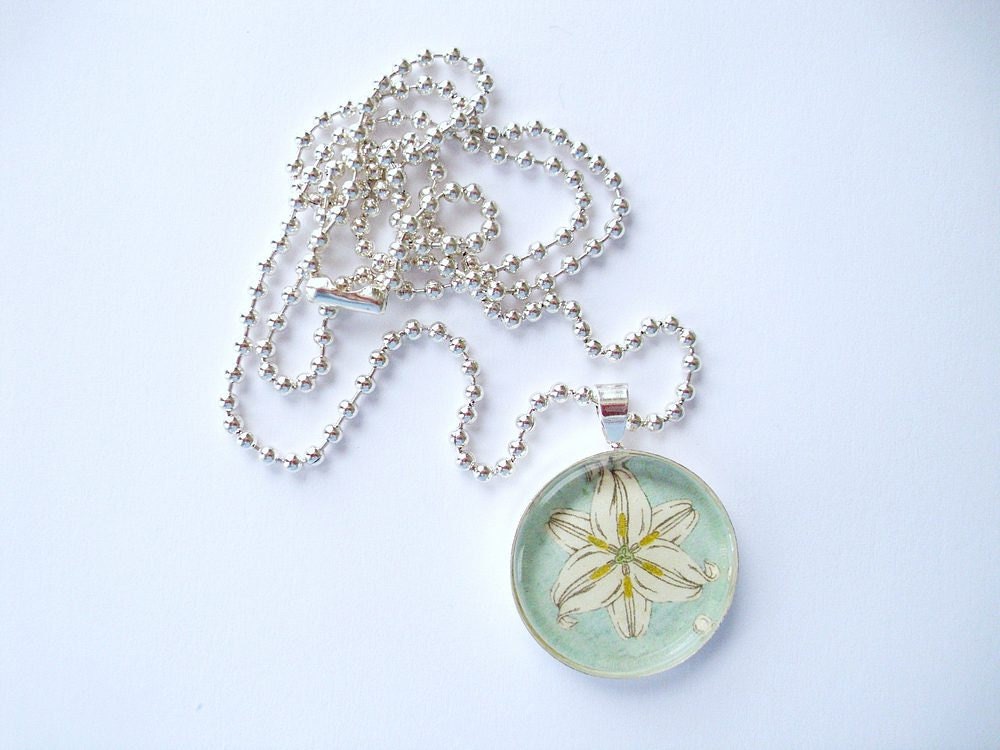Glass Tile Pendant, Vintage Floral Pendant, Vintage Flowers, Spring Flowers - chain included