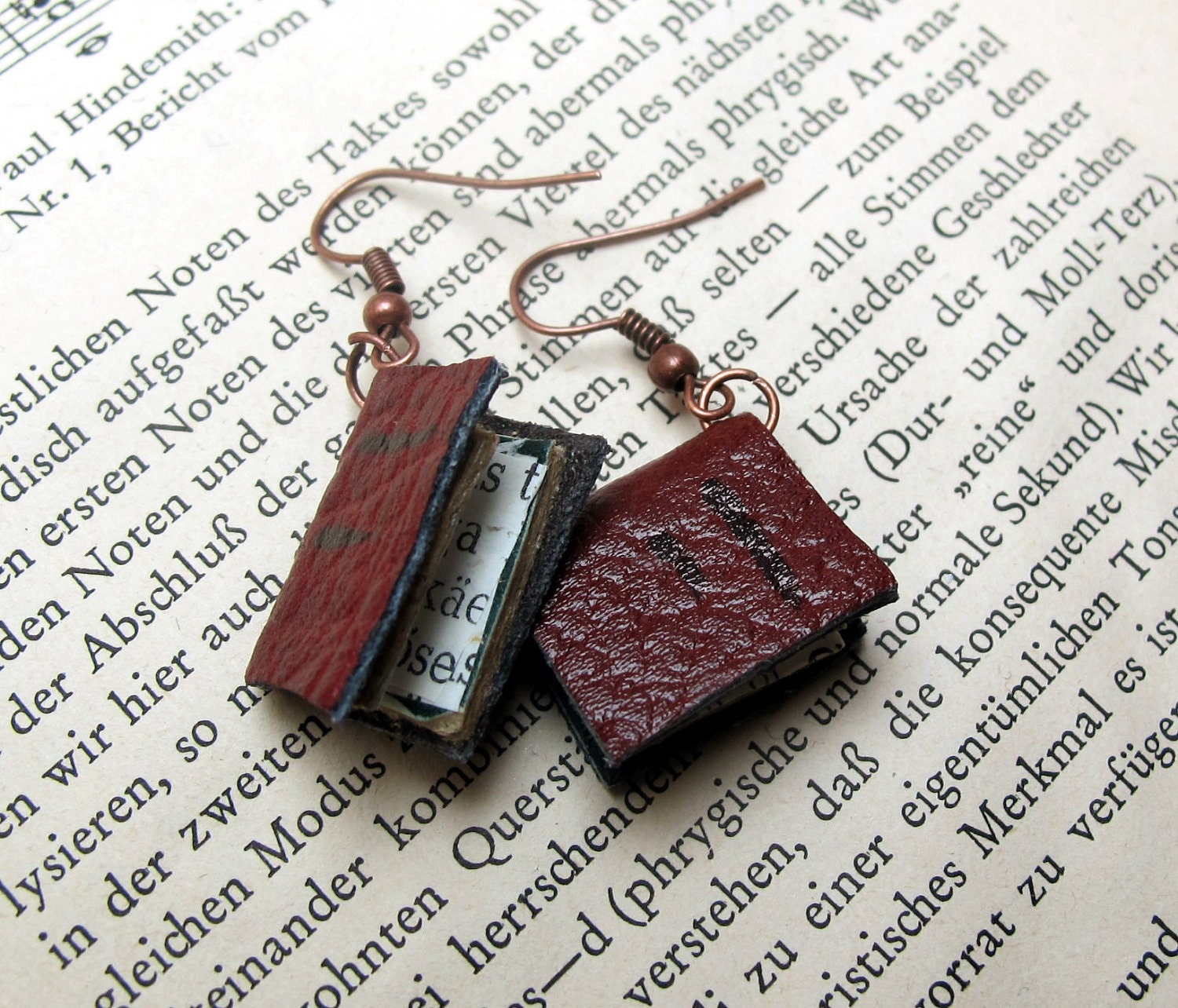 Dangle earrings, red/brown leather books