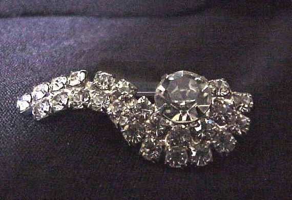 vintage Art Deco rhinestone brooch