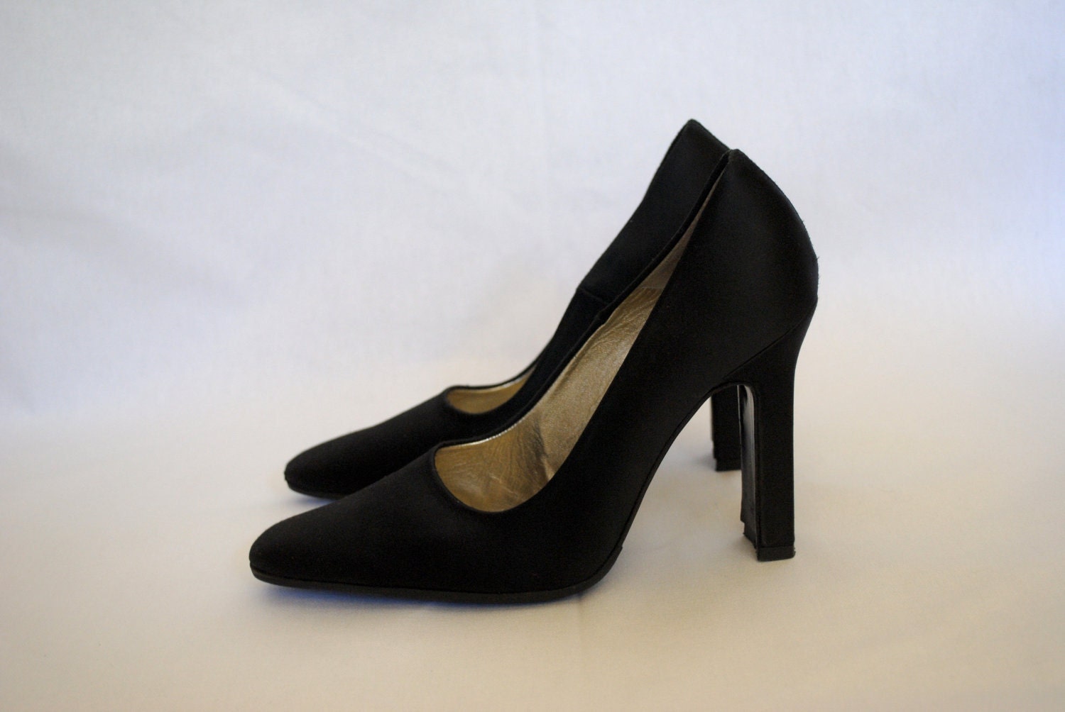 Vintage 1980s Black Satin Nathalie M Pumps Size 7.5 -- 80s Shoes