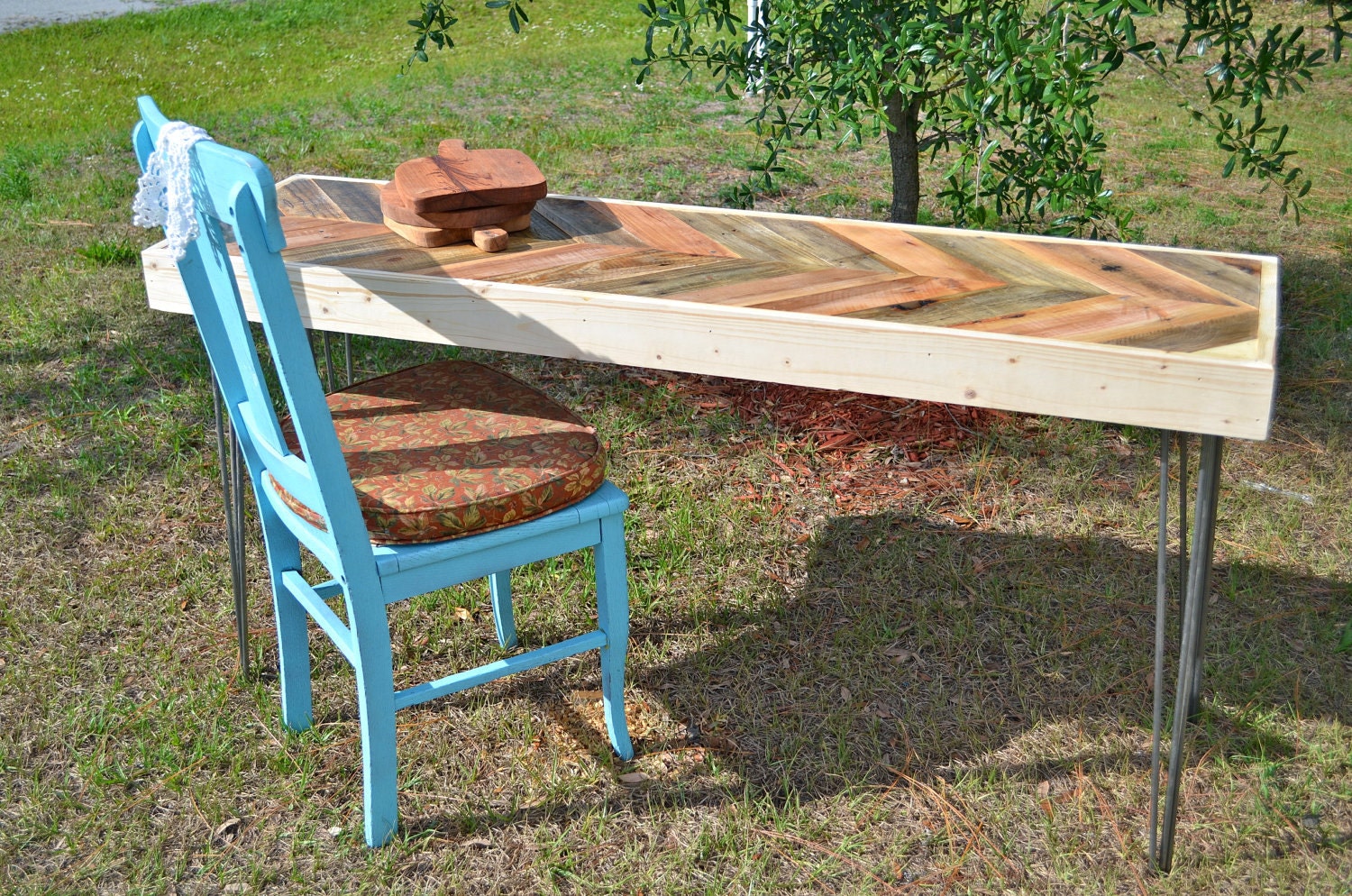 Espina de pescado LARGO regenerado Chevron palet laterales de madera, hall de entrada de entrada de forma de la consola de café para comer comedor sofá Mod. de mesa clásicos del pelo piernas perno de acero