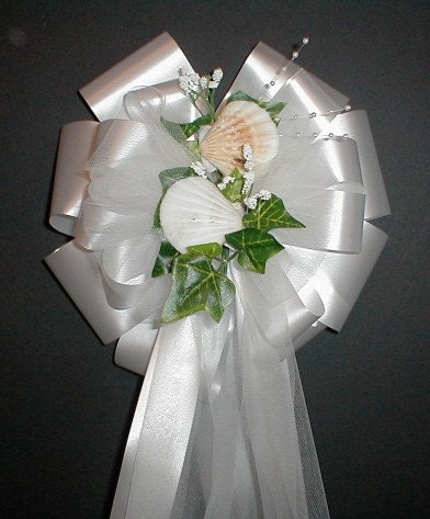 wedding decoration with seashells