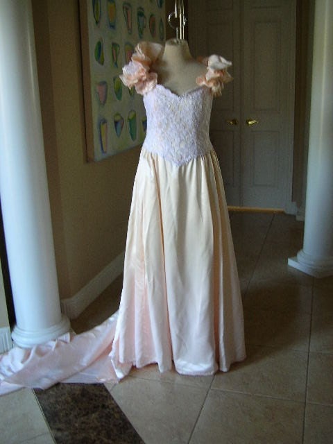 Vintage Peachy Pink Wedding Dress with matching veil 2225