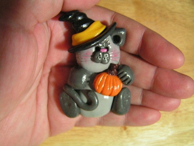 Grey Halloween Cat- PIn