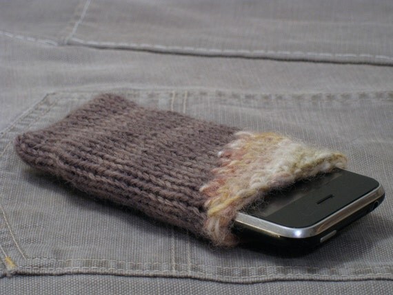 Handknit iPhone Cover - Caramelly Cornered