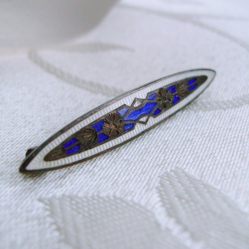 Art Deco Sterling Silver Guilloche Enamel Bar Pin Or Brooch in Navy Blue in White