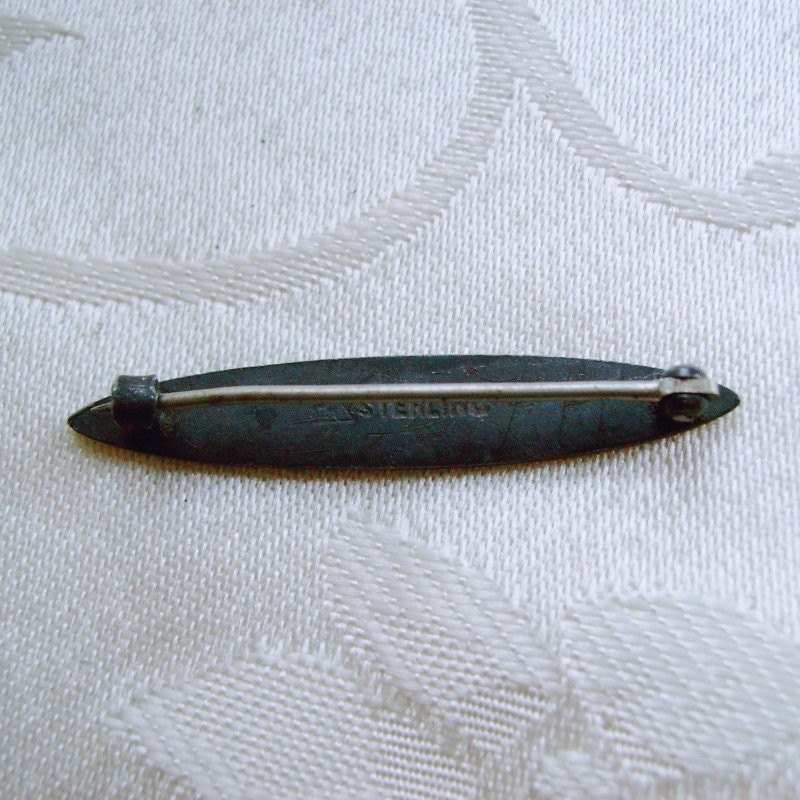 Art Deco Sterling Silver Guilloche Enamel Bar Pin Or Brooch in Navy Blue in White