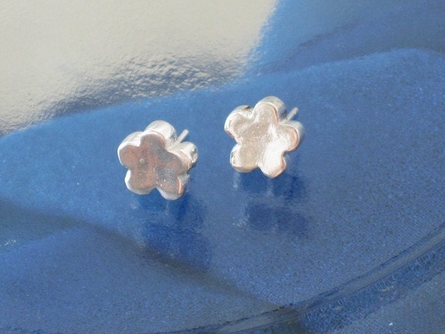 Small flower ear posts - Hollow form handmade sterling silver earrings