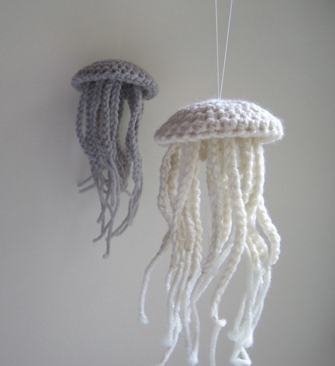 Medium Moon Jellyfish in Unbleached Merino Wool