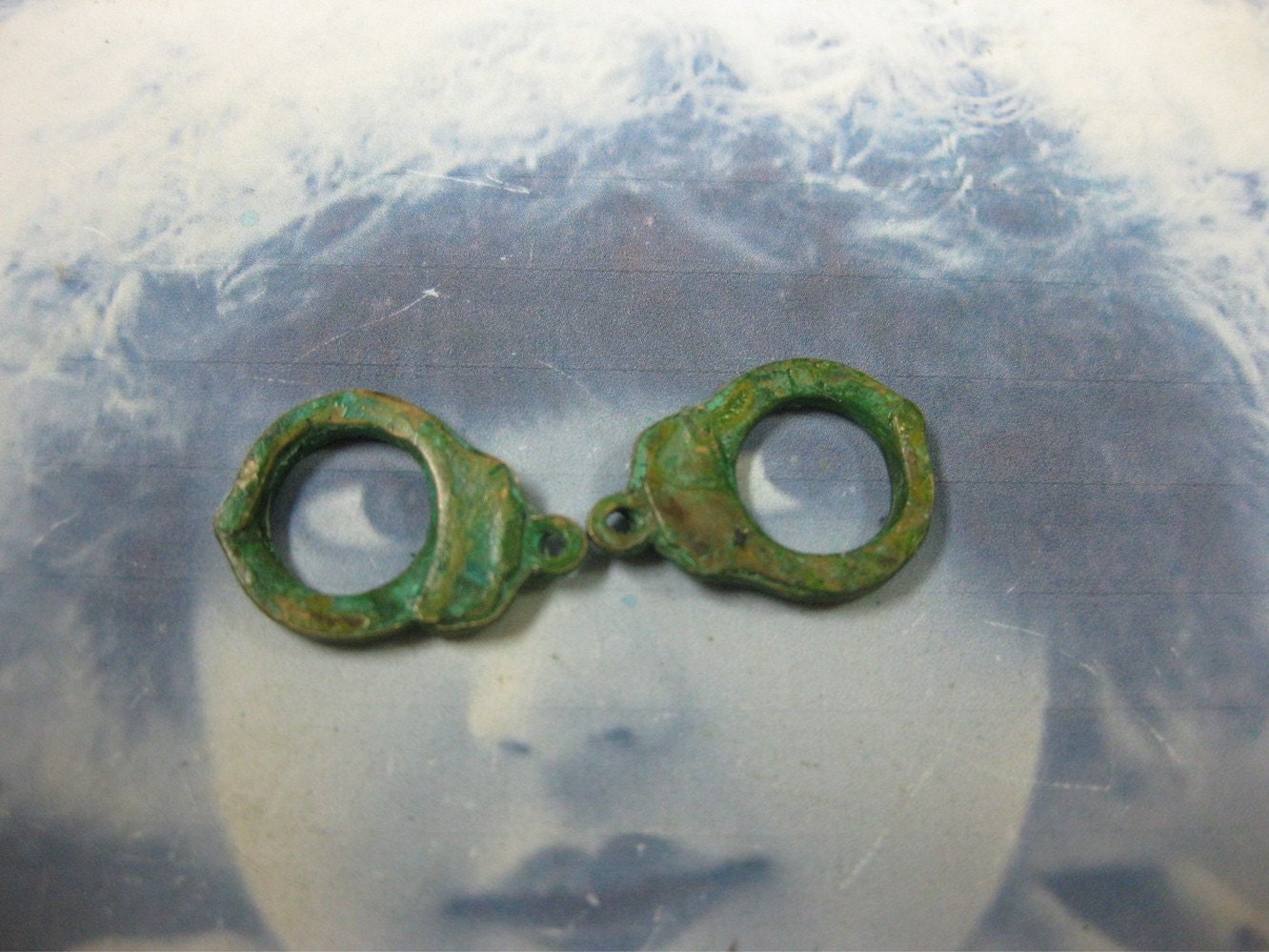 Verdigris Patina Handcuff Charms 831VER x4