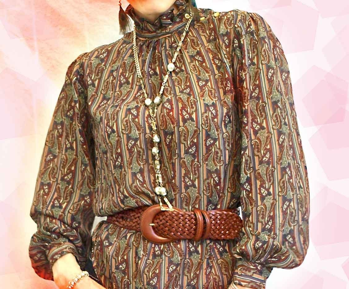 Vintage 1970s Blouse Boho Ruffle Paisley Print