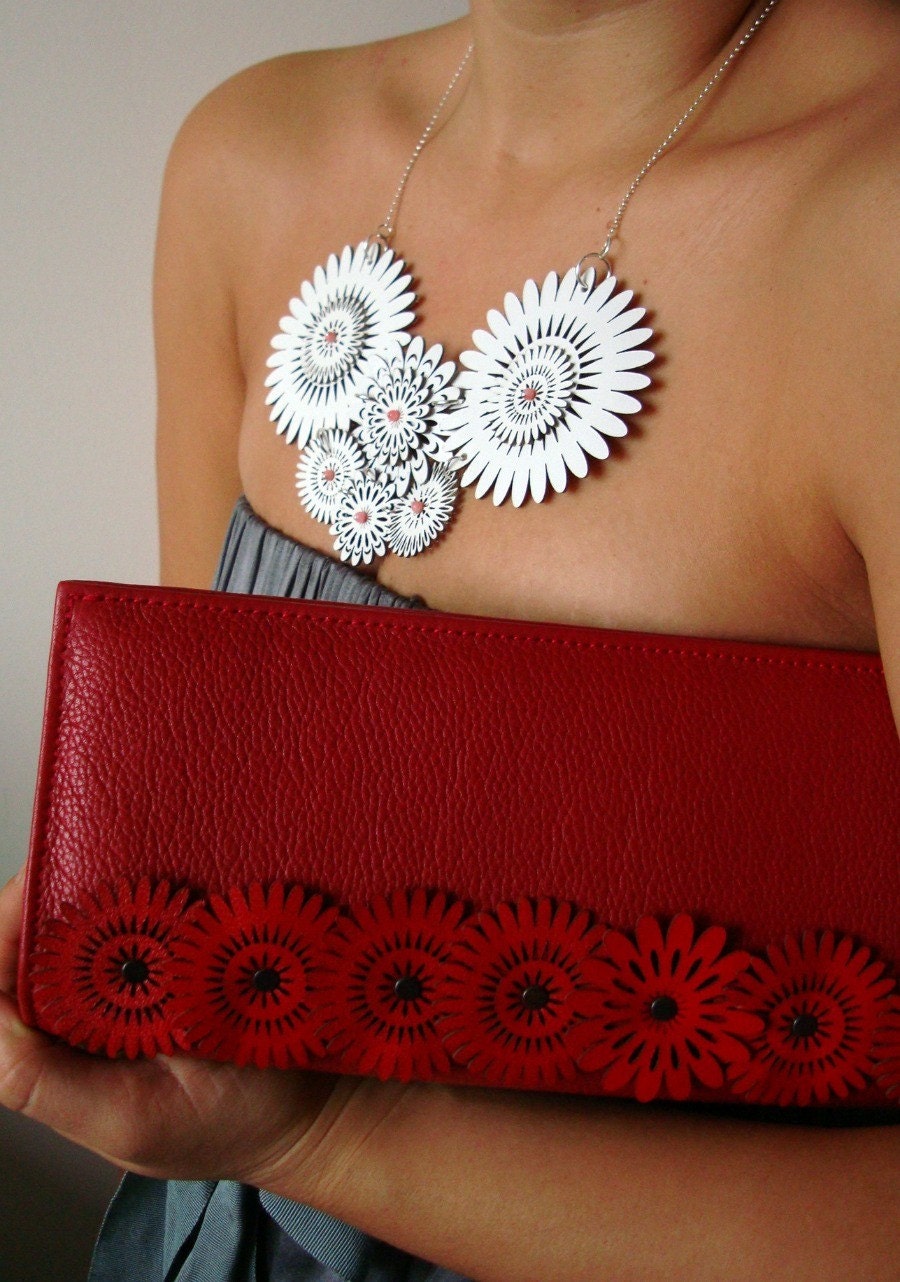 White Blossom Necklace with Tiny Coral Beads