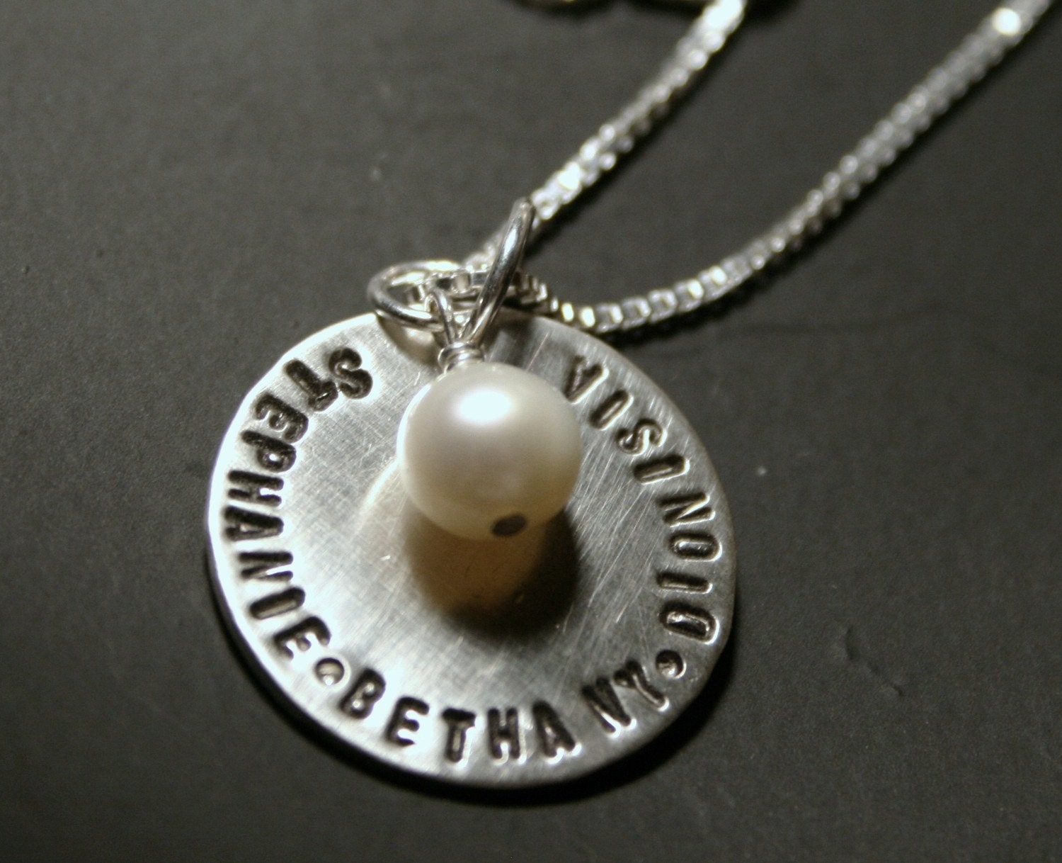 Medium circle with pearl