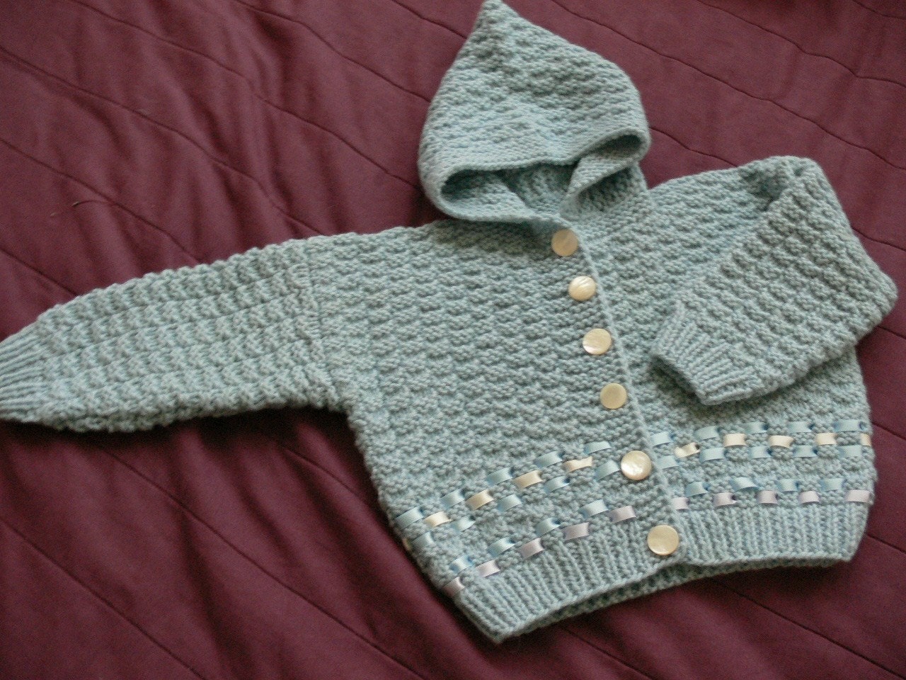 Hand knitted made sheep wool, thick and warm hoodie cardigan. For 1 to 2 years old boy (12 to 24 months). Free shipping.
