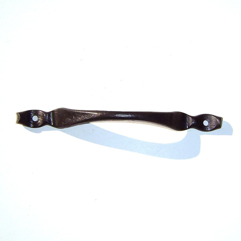 Forged Cabinet Hardware - med. handle 0904