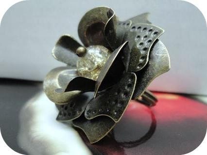 Steampunk Bloom - Antique Vintage Flower Ring in Bronze with Glass Bead Accent by pink80sgirl