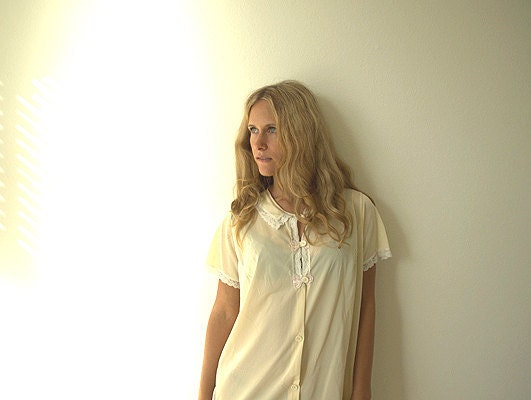 Vintage Yellow Daisy Nightgown MEDIUM