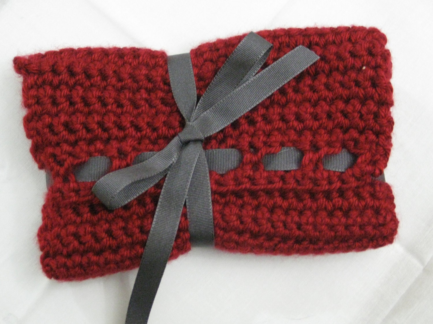 Red and Gray Ribbon Tie Tarot Deck Spread Case
