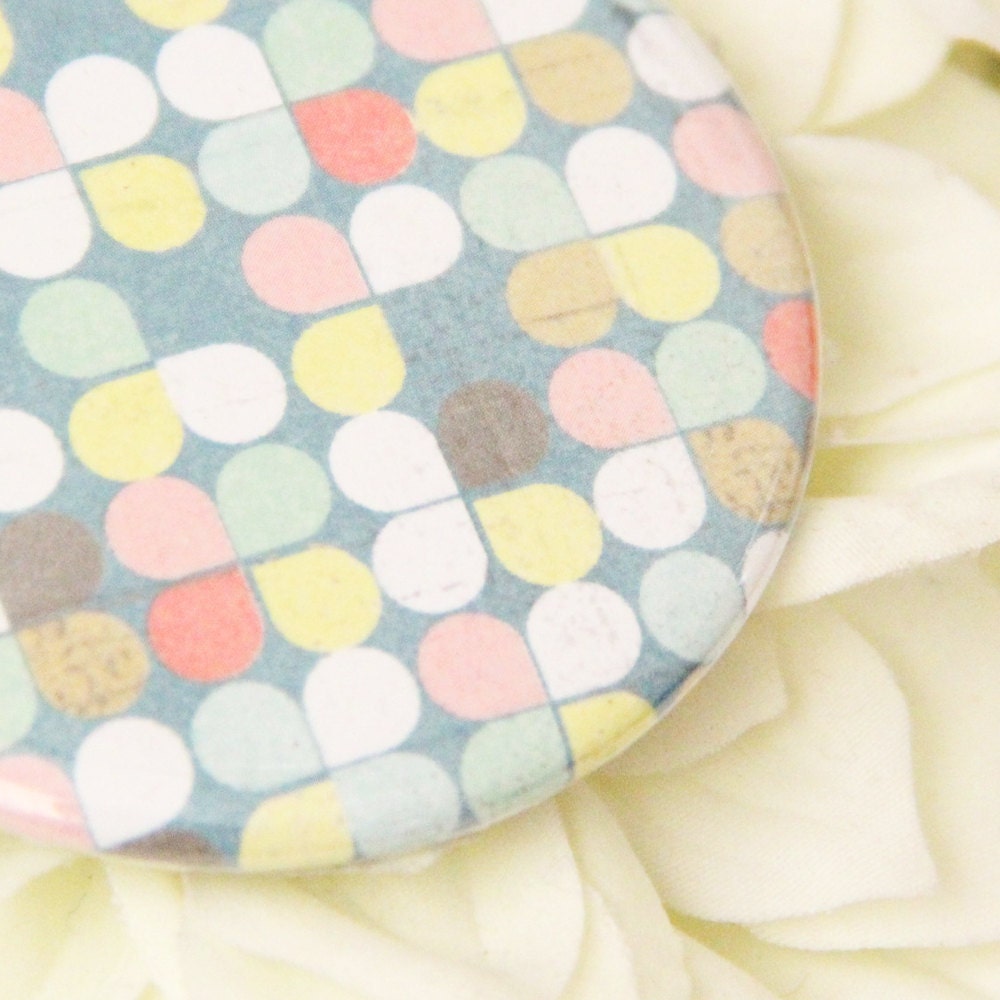 pocket mirror . dotted lines