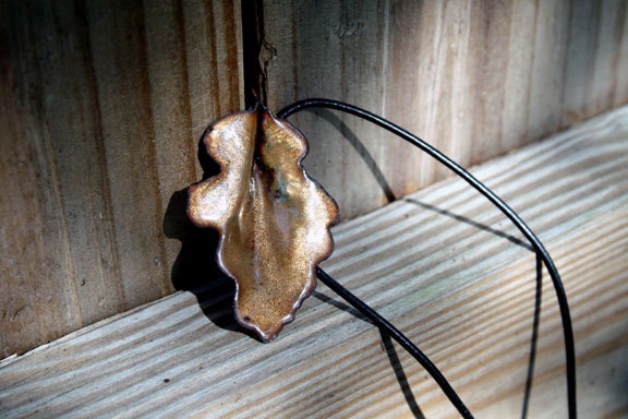 Otter Brown Enameled Leaf