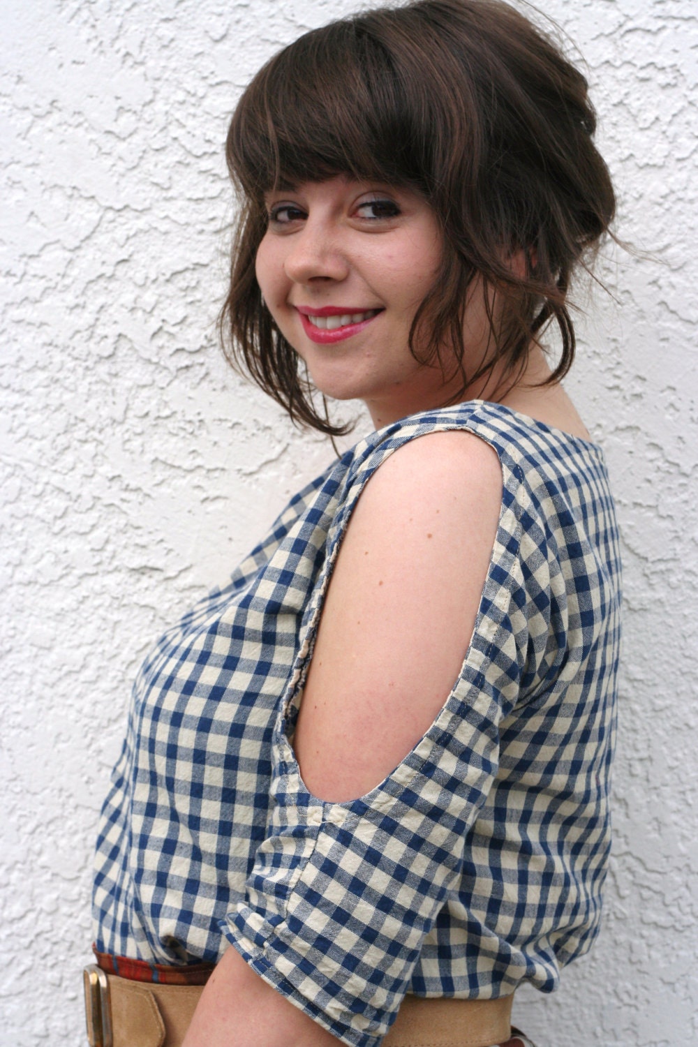 Cut Out Shirt- Oval sleeve silhouettes