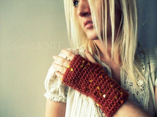 Golden Hearts Fingerless Gloves-Cinnamon