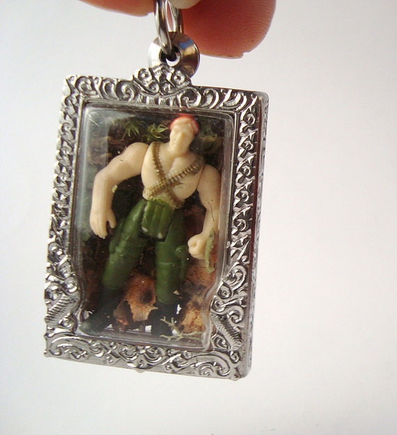 Soldier i carry your heart with me Terrarium Locket Necklace Mini Curio Display Woodland Jungle
