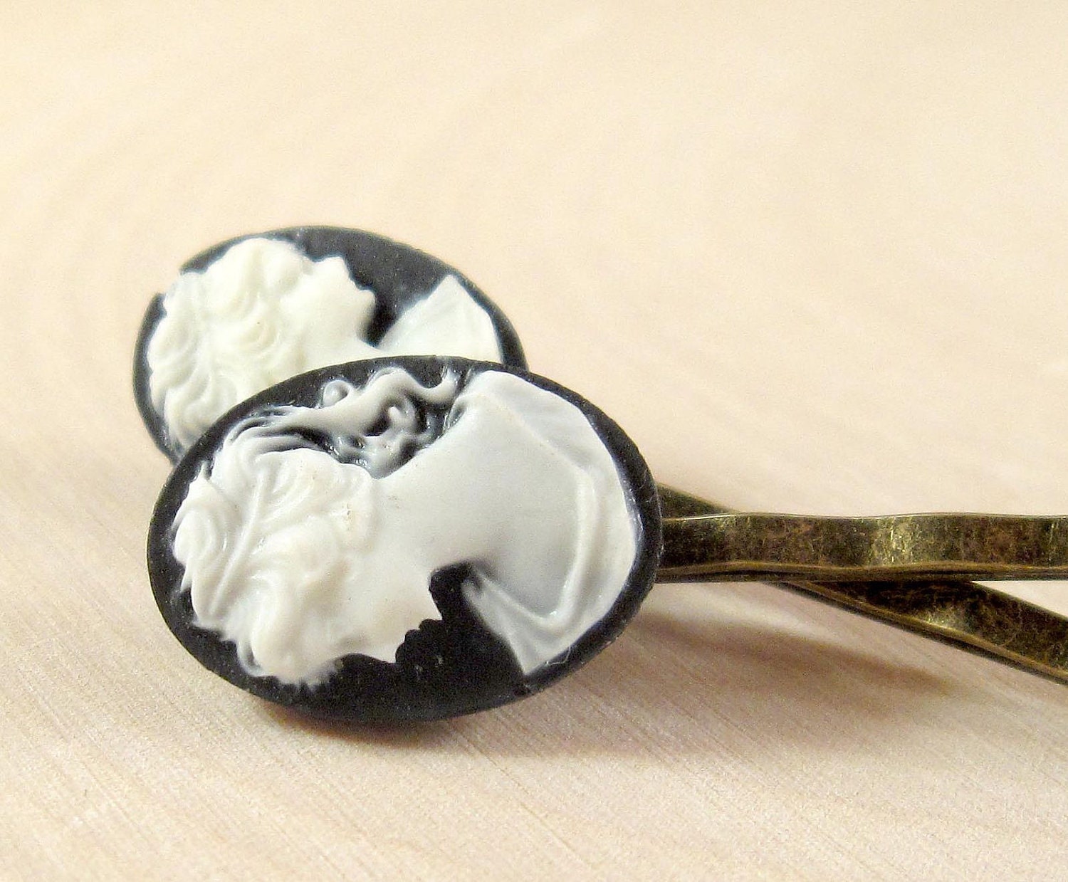Cameo Hair Pins : Alice Black