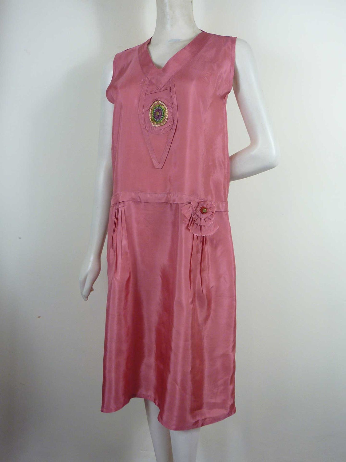 Beautiful Vintage 1920s Pink Silk Ladies Dress with Embroidery and Rosette