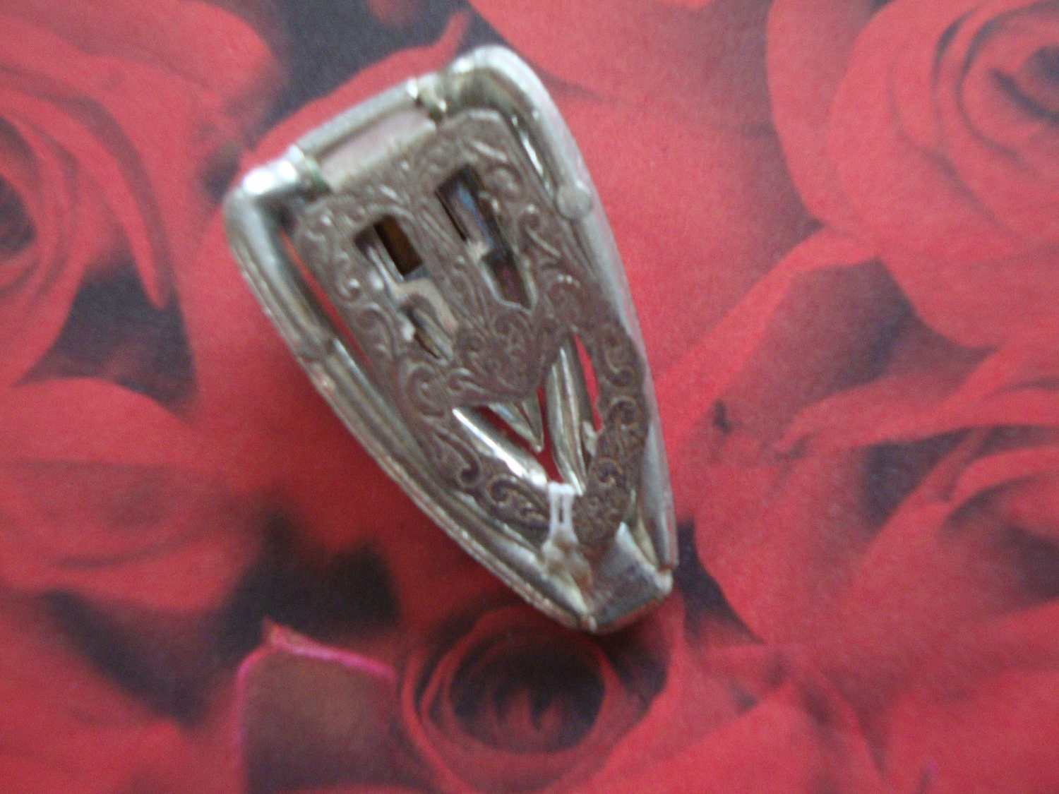 Red Paste Vintage Fur Clip