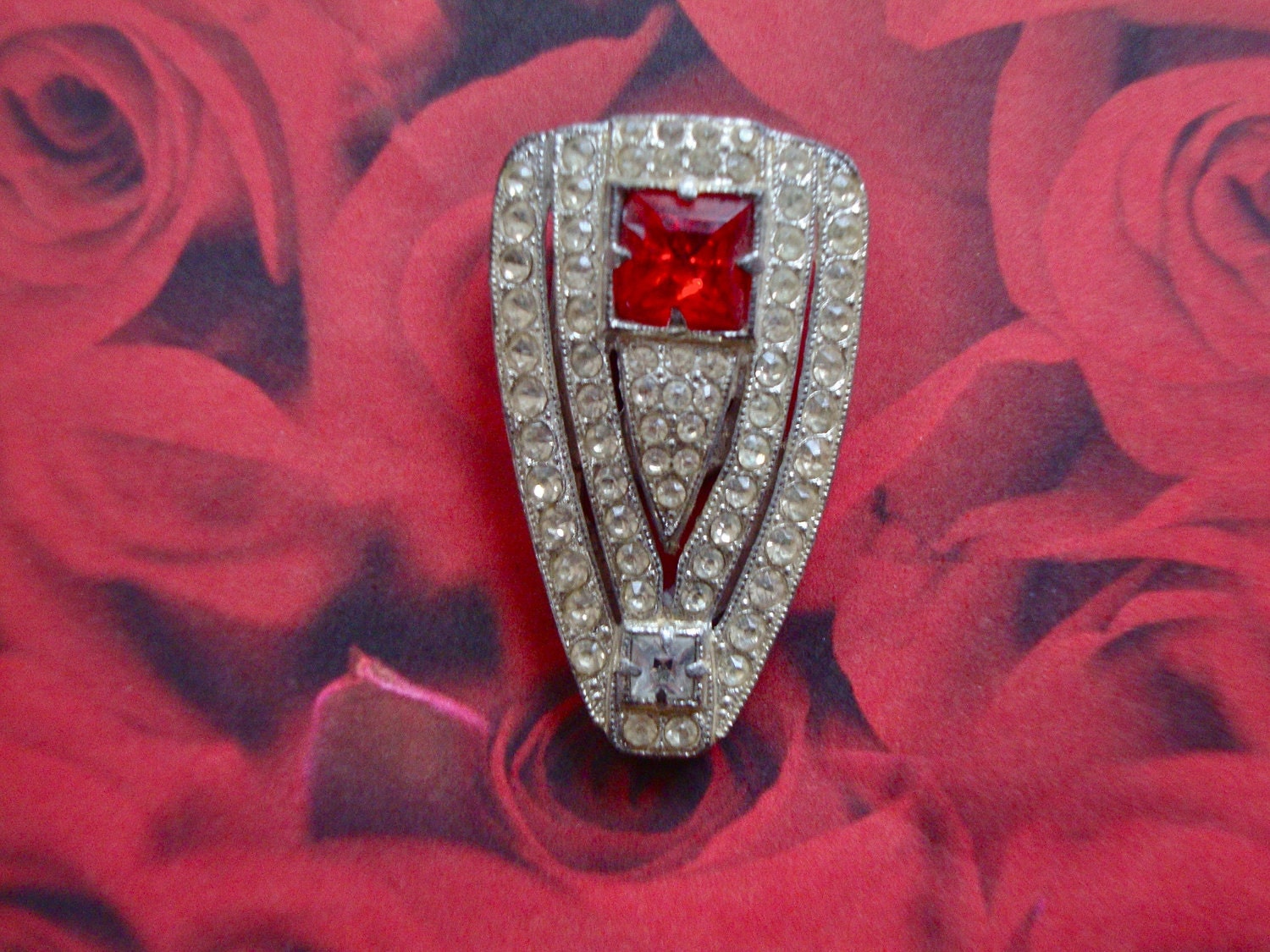 Red Paste Vintage Fur Clip