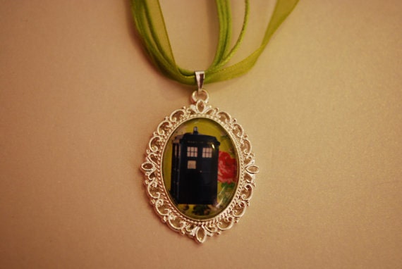 Doctor Who inspired TARDIS cabochon necklace
