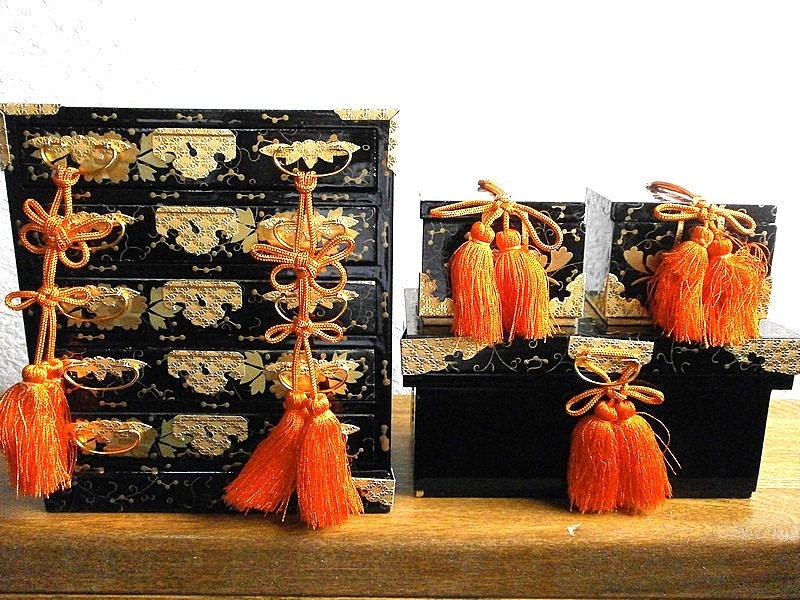 Vintage Japanese Doll Festival Miniature Drawers Hina matsuri