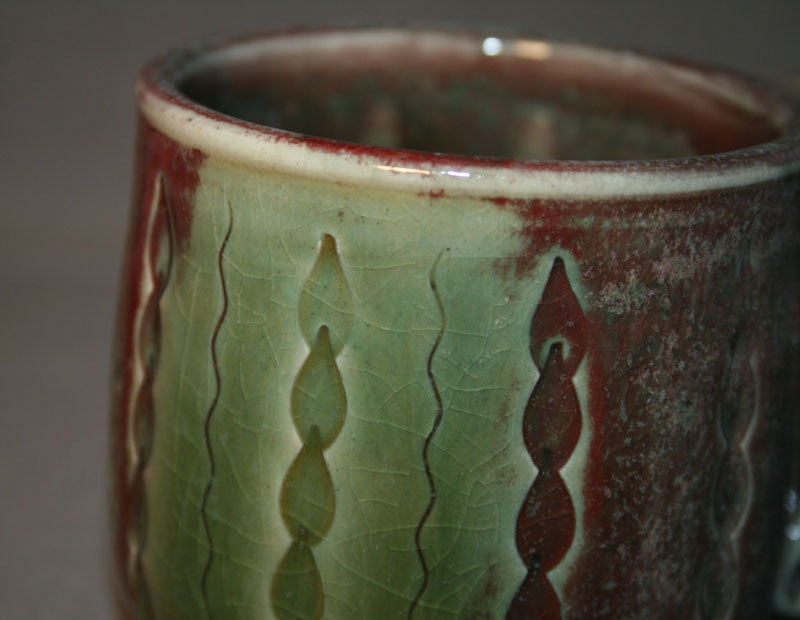 Imprinted detail mug